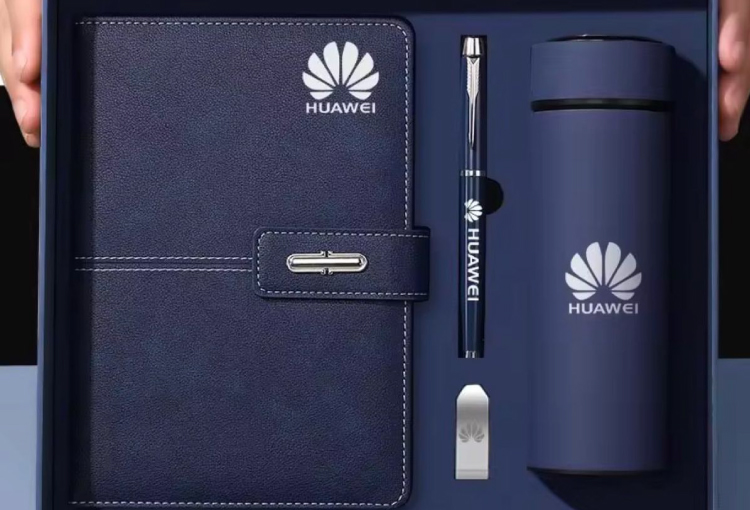 Kit d'intégration personnalisé pour nouveau collaborateur avec carnet, gourde et mug CKADO